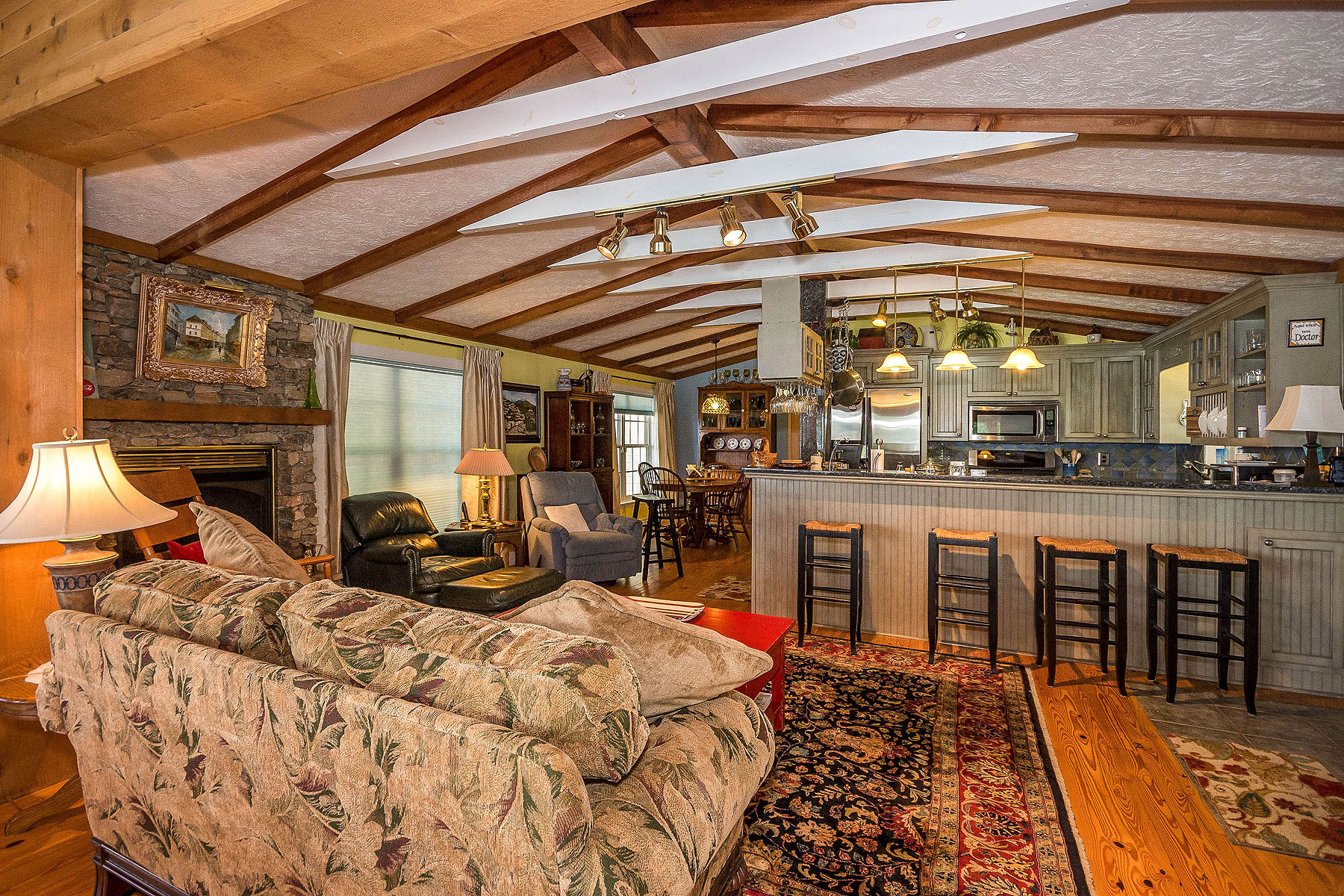 Lake Martin AL waterfront homes for sale 151 N Darby virtual tour