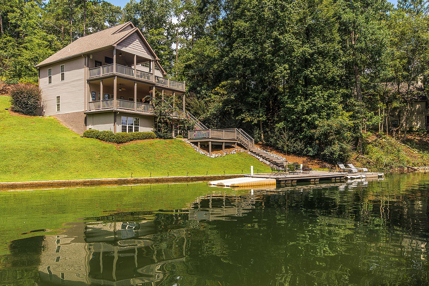 Lake Martin AL waterfront homes for sale160 Driftwood virtual tour