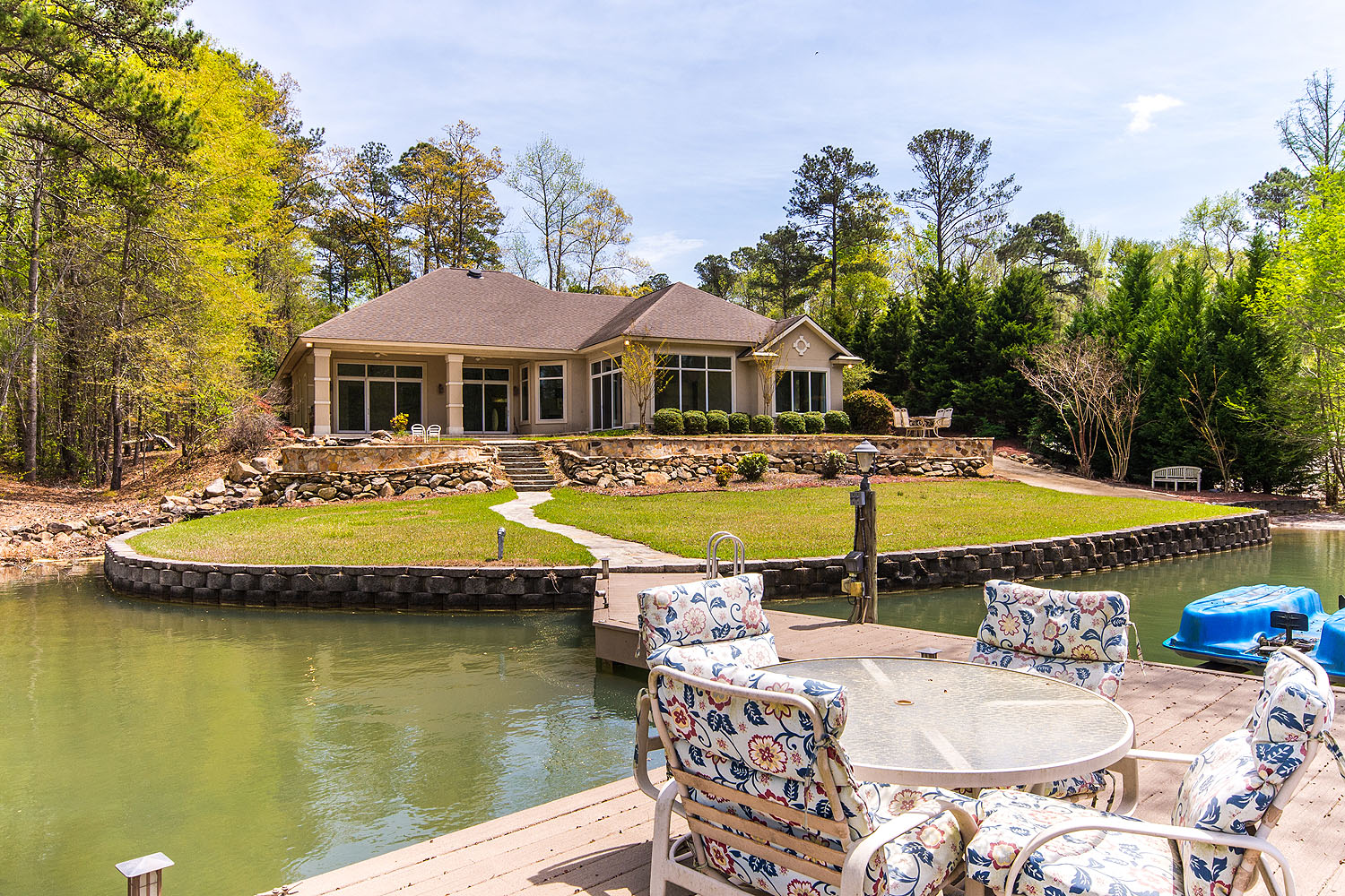 Lake Martin AL waterfront home for saleTrillium390 W Trillium Pkwy