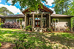 Welcoming entry at 48 Sweet Bay in Trillium, Lake Martin - Jacksons Gap,  AL. Professional photos and tour by Go2REasssistant.com