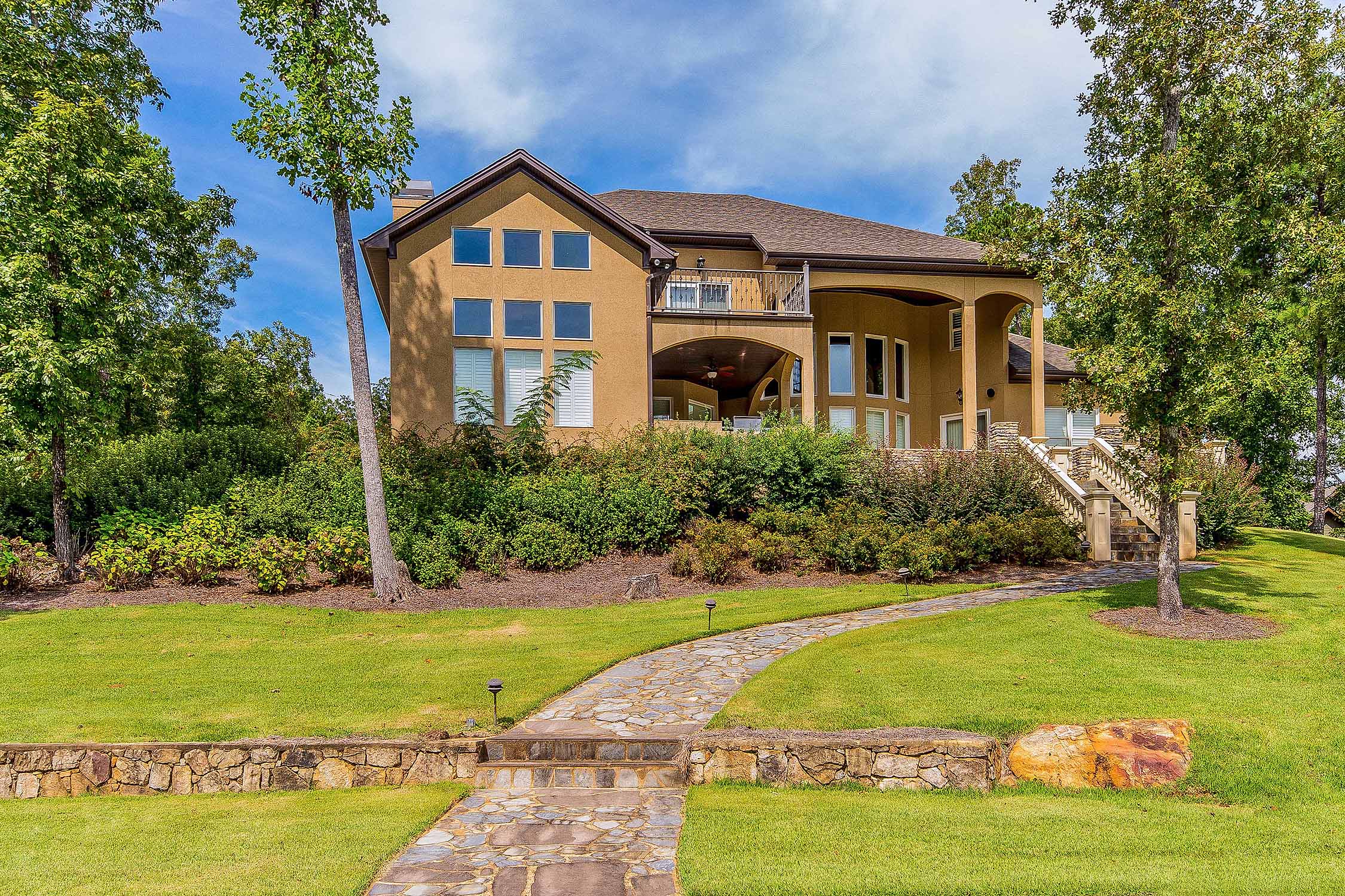 Lake Martin AL waterfront homes for saleOverlook172 Lake Forest