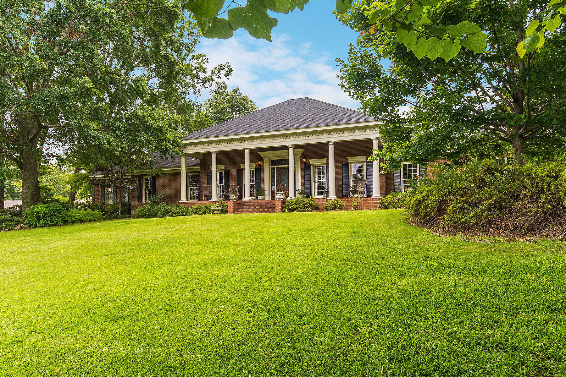 Montgomery AL waterfront home for sale6206 Henley Way virtual tour