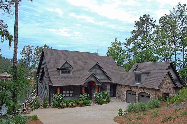 Go2REassistant can customize a virtual tour and brochure package for your listings. Call us today to schedule an appointment 334-320-7486.